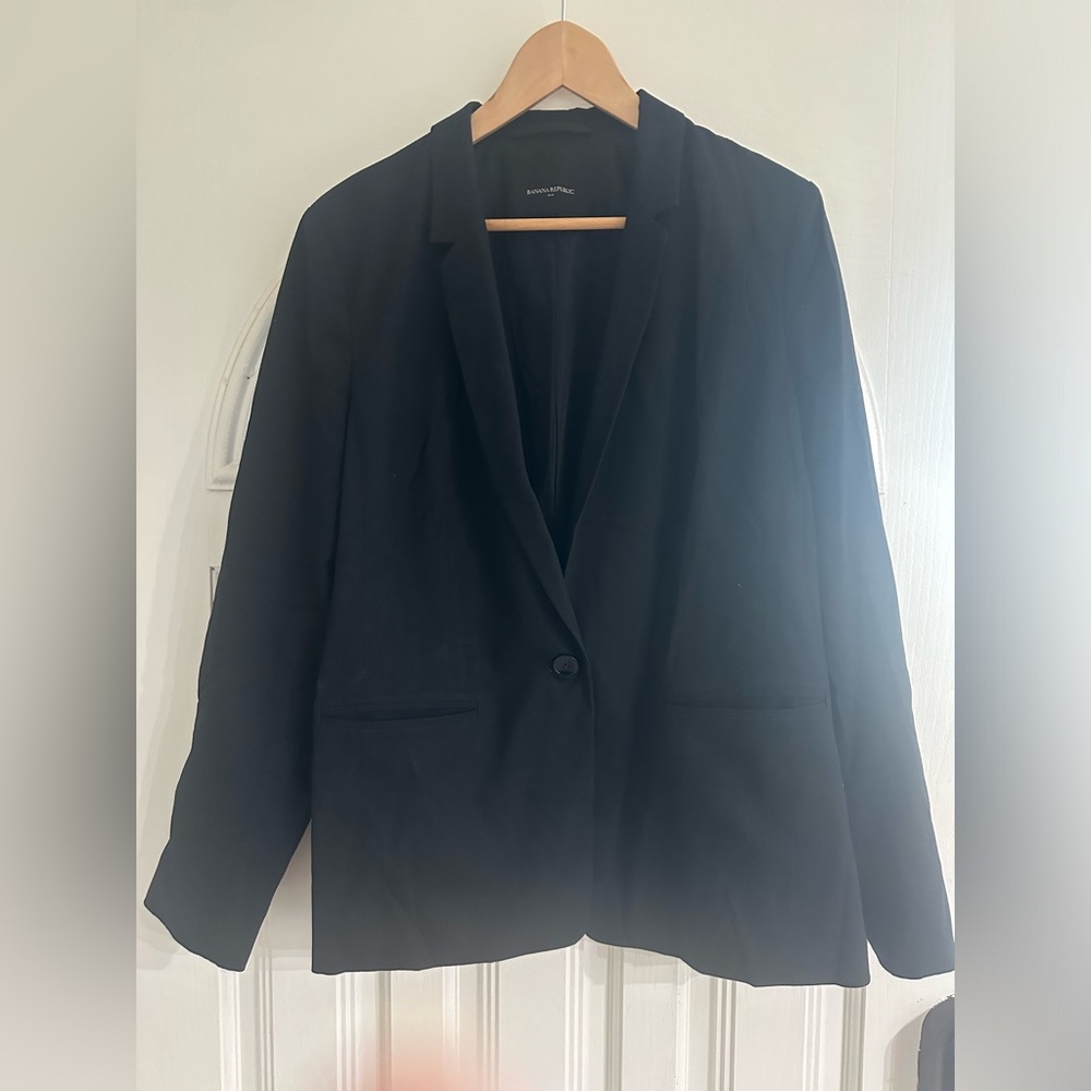 Banana Republic black blazer